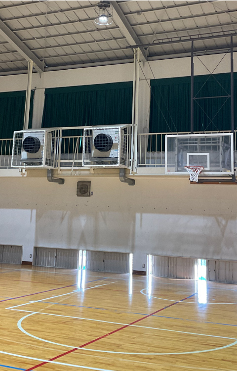 埼玉大学教育学部附属中学校様　体育館空調を比較検討した結果、ランニングコスト、サイズ、効果が決めてとなりました。