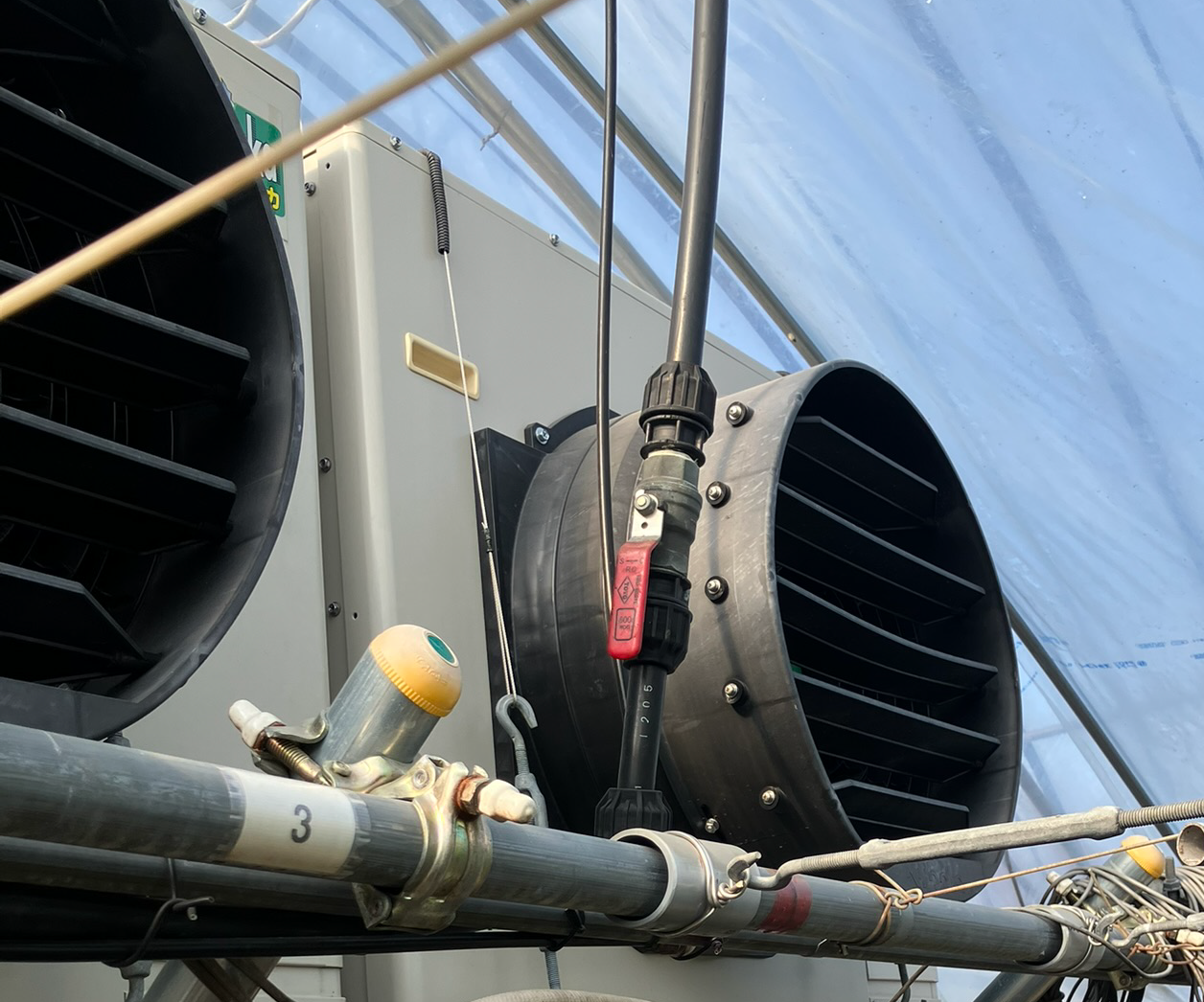 鹿児島県志布志市｜ピーマンハウス栽培　<br>高価だが重油削減や病害抑制など相対的にみて不可欠。<br>ヒートポンプを使い続けたい