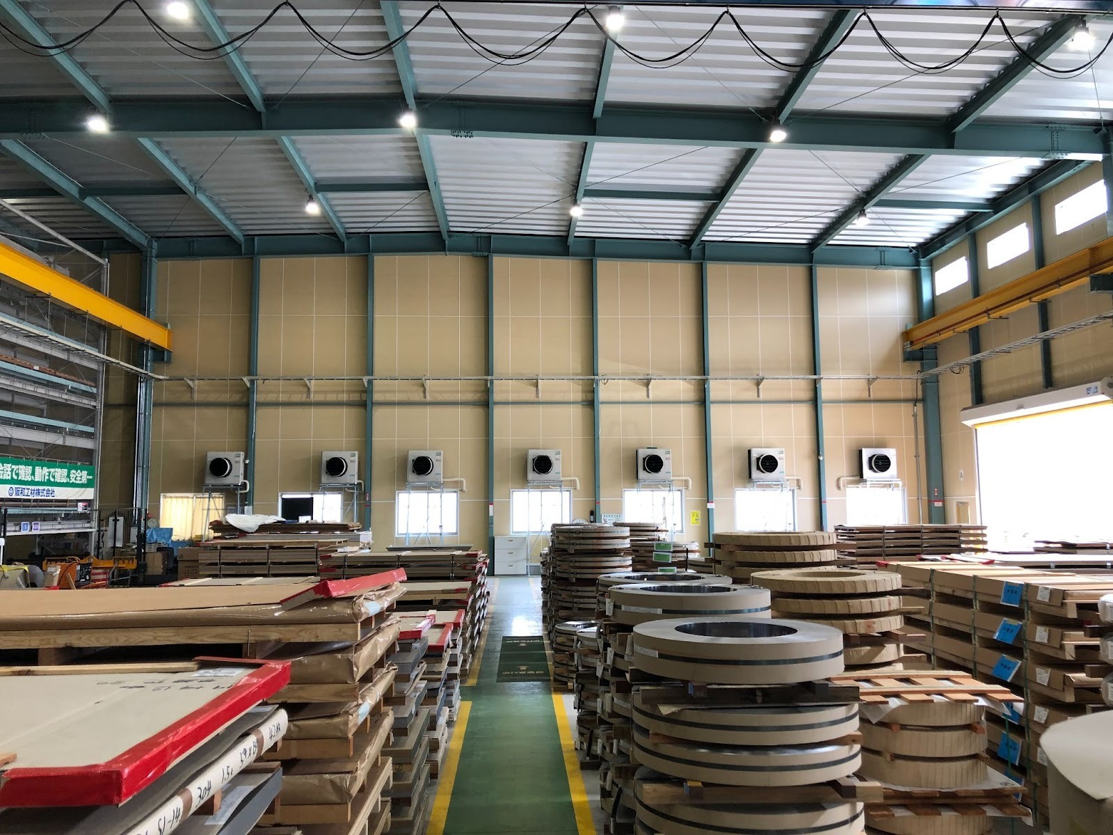 【倉庫の空調設備】設置費用の相場やおすすめ製品を紹介