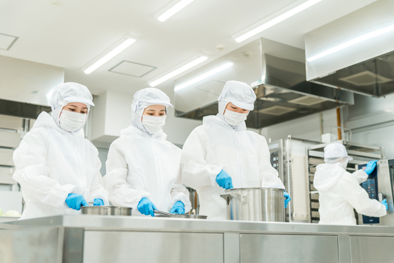 食品工場の暑さ対策！個人・企業が取り組むべきことを解説